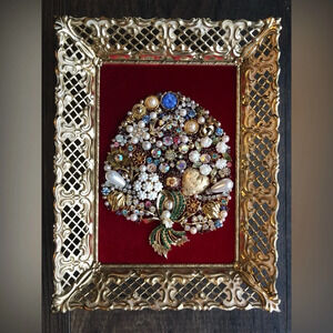 Framed Jewelry Art Valentine Bouquet Of Flowers ￼